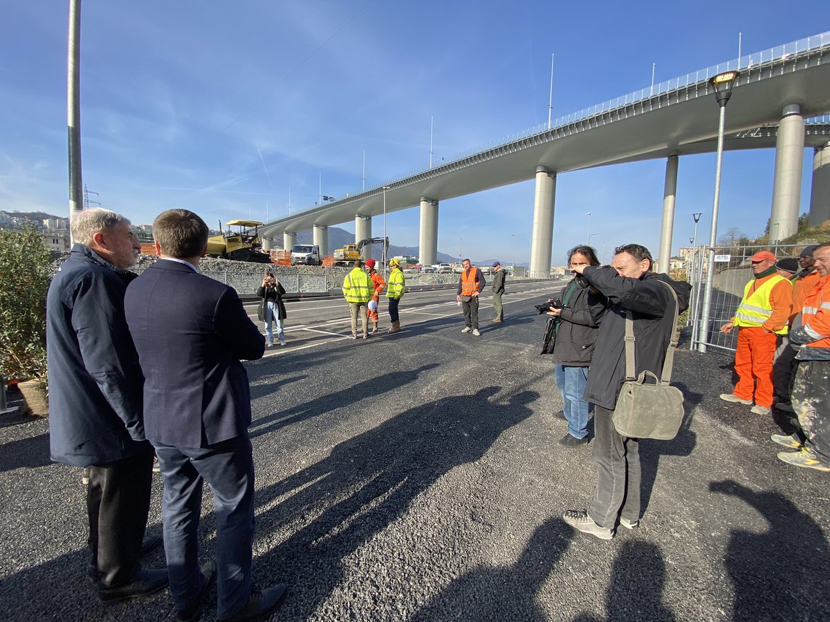 edorixi's tweet photo. La strada #Brin-#Campasso è una bella notizia. Ora serve accelerare su progetto ultimo miglio per una svolta al trasporto ferroviario. Non ci sono alternative al percorso previsto. Ci sono centinaia di milioni di euro per rigenerare le aree interessate: ora bisogna fare le opere. https://t.co/orMIg5H1Mg