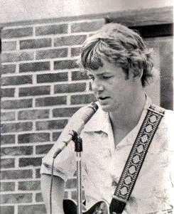 burnthday's tweet photo. Insight 2: JB's already putting his "#JBisms" into the song live, per Ted Rockwell of #EverydayCompanion:
Four for the money, seven for the show (sung on 7/29/23)
There's one for the money six makes a show (sung on 10/20/23)
"One for the money, six makes a show" may reference going from solo act to 6 members in the band.
These changes in the lyrics seem to reflect @WidespreadPanic's growth over the years.