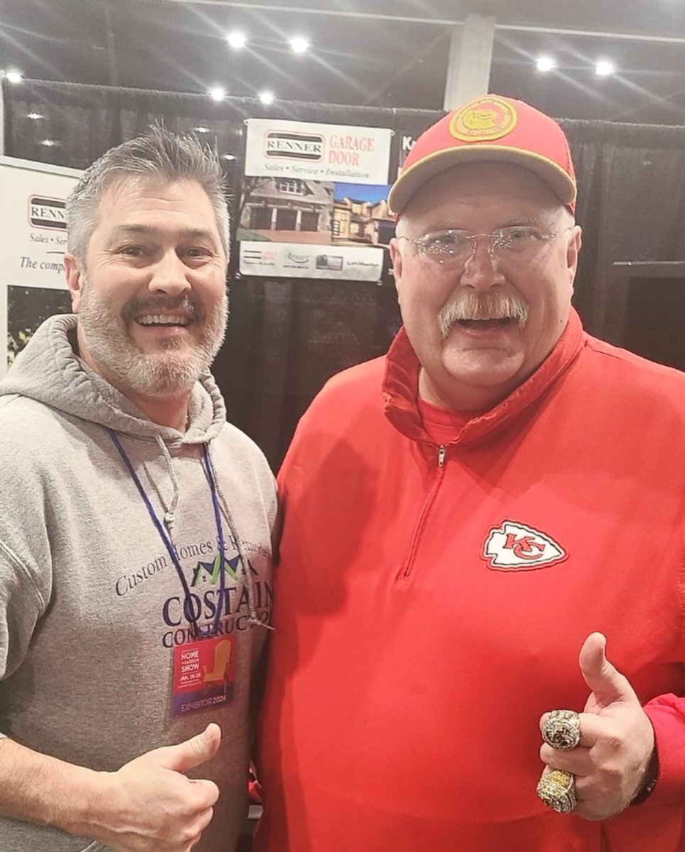 Jim hung out with K.C. Wolf and “Almost” Any Reid over the weekend…..watched an outstanding game at the #jocohomeshow #JOCOHomeGardenshow #CostainConstruction #howaboutthemchiefs #ChiefsKingdom