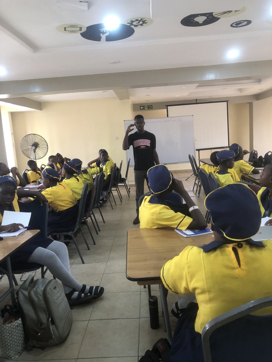 debanjo_dev's tweet photo. Last year I taught a total of 92 students basic web development and computer applications through @nigenius 

This year I hope to teach a lot more than that https://t.co/7oNwMbvEpM