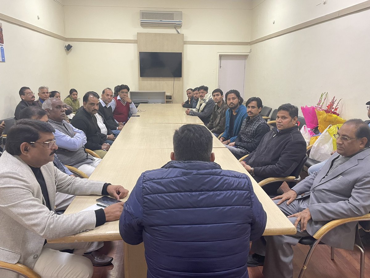 sc_delhi's tweet photo. ��ारतीय राष्ट्रीय कांग्रेस के ऐसी डिपार्टमेंट के अध्यक्ष श्री @RajeshLilothia जी ने दिल्ली में होने वाली कांग्रेस के राष्ट्रीय अध्यक्ष श्री @kharge जी की मीटिंग को सफल बनाने के लिए आज दिल्ली की मीटिंग बुलाई https://t.co/RH1Hvnh1RP