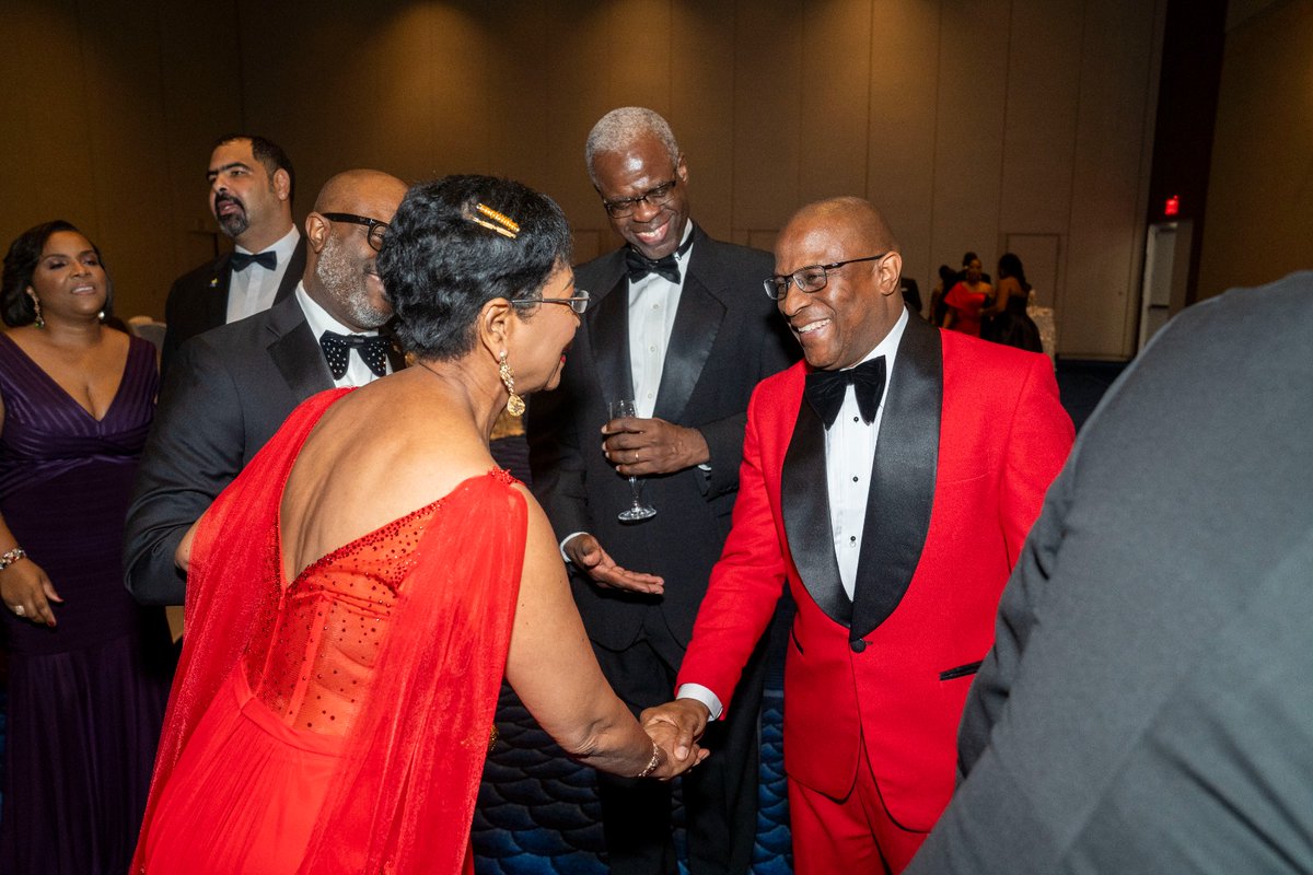 PintardMP's tweet photo. 50 shades of red. #RedCrossBall https://t.co/xaf2SRiakz