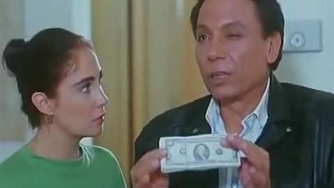 philocaaalist's tweet photo. " الرزمة دي ١٠ ألاف دولار .. يعني يطلعوا ٣٣ ألف جنيه وشوية "

🎦 بخيت و عديلة ،١٩٩٧. https://t.co/UzV5g6vyMV