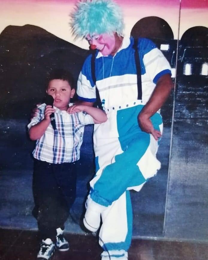 Yo, en 1997 perdiendo el tiempo en vez de comprar una casa o un terreno 😝