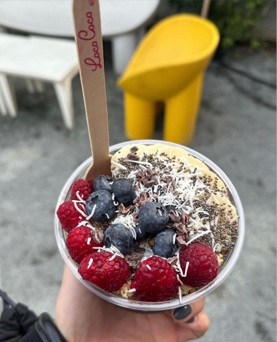 It’s never too cold for a bowl to go from Loco Coco. 🍓🍌🍍🥝

#getsaucedelivery #acaibowl #bowls #smoothie #smoothiebowl #nyeats #veniceeats