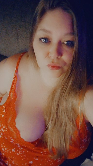 Good morning and Happy Monday! Still feeling the after effects of last night 🤢 https://t.co/FZeKLtuu