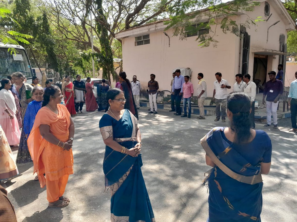 AnnaInstitute's tweet photo. Embarking on our 'Employee Well-Being' 3-day training program with a delightful journey back to childhood memories! πβ¨ #EmployeeWellBeing #TrainingKickoff https://t.co/ub89JXXmd1