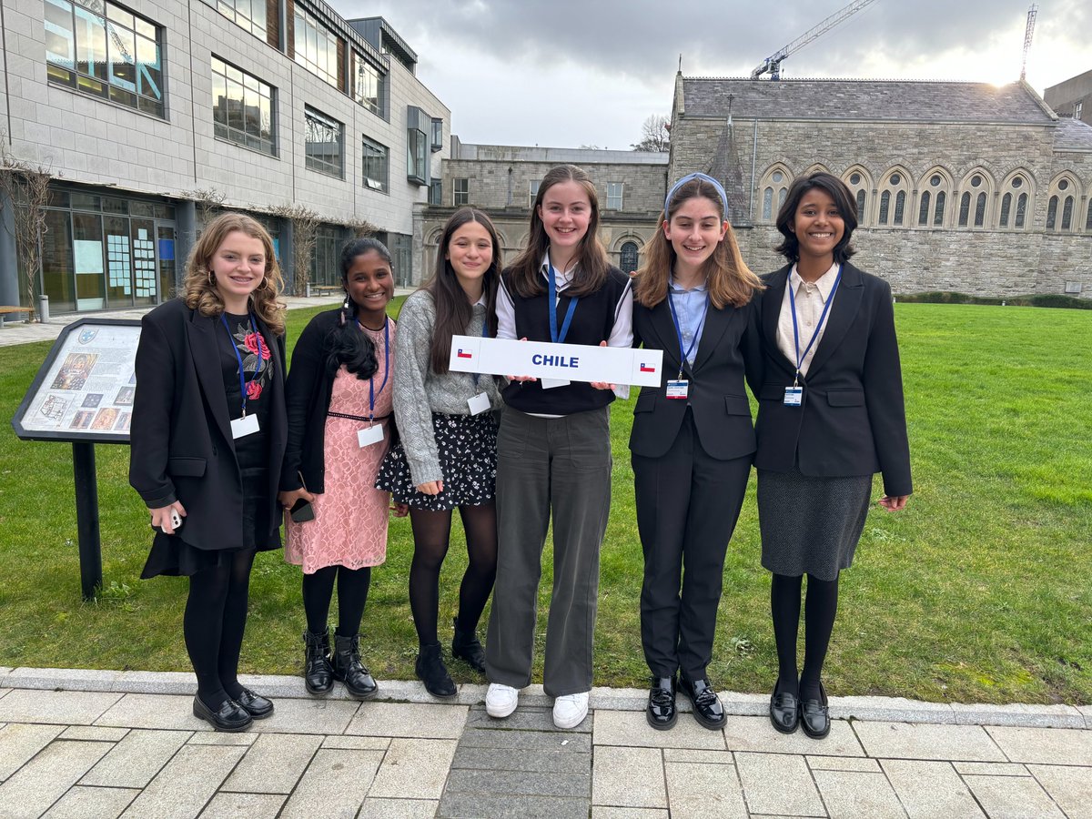 Well done to the 2nd and TY students who represented Chile at ROCKMUN in Blackrock College last weekend