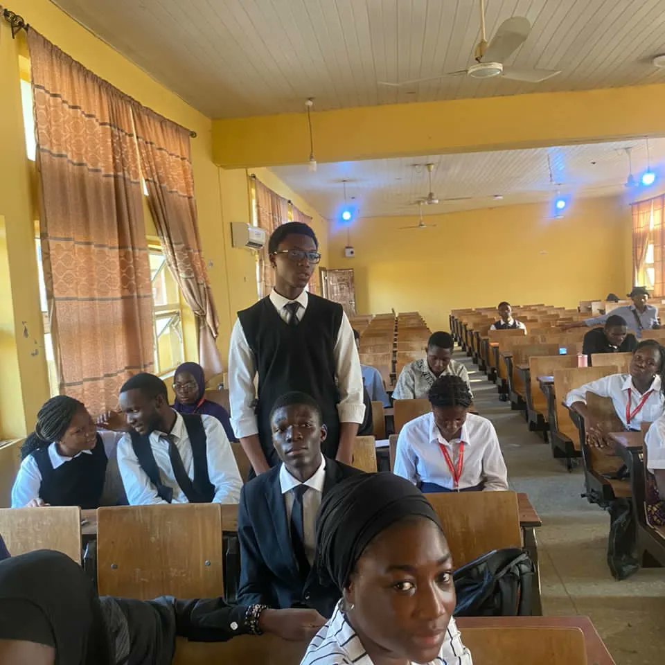 EUnilorin's tweet photo. Behind the scenes of brilliance🥰
Photo speaks: Equity Chambers' Intellectual forum unveiled.💃🏽
Who do you see? Tag them below👇🏼
#equitarians #executives #EquityIntellect #equitychambers #EquityChambers #reviews #intellectual https://t.co/7SQSyzz7c1