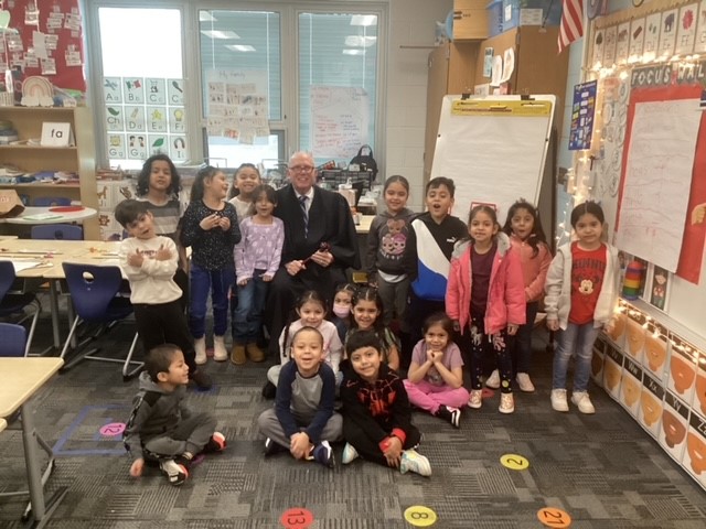 19thCircuitIL's tweet photo. @19thCircuitIL Judge Smith has the pleasure of participating in the @ILJudgesAssoc "Page it Forward" program @WaukeganSchools North Elementary.
To learn more about the program: https://t.co/DrRhYznZUe
Thank you for having us! @illinoiscourts @ISBAlawyer @lakecountybar https://t.co/wocTpc4ZTt