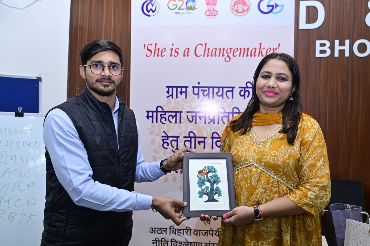 AIGGPA's tweet photo. #SheisaChangemaker
Batch 5 , Day 1, सत्र - स्वास्थ एवं पोषण विषय पर चर्चा -डॉ. सुषमा तायवड़े, राज्य कार्यक्रम अधिकारी, एविडेंस एक्शन
#WomenEmpowerment #mahilasarpanch #PRIs #healthandnutrition https://t.co/KfVmXVdPeF