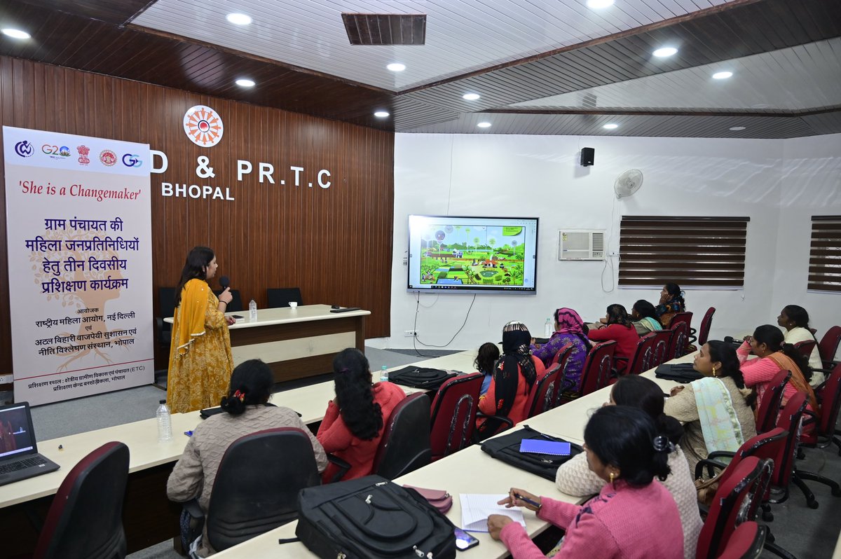 AIGGPA's tweet photo. #SheisaChangemaker
Batch 5 , Day 1, सत्र - स्वास्थ एवं पोषण विषय पर चर्चा -डॉ. सुषमा तायवड़े, राज्य कार्यक्रम अधिकारी, एविडेंस एक्शन
#WomenEmpowerment #mahilasarpanch #PRIs #healthandnutrition https://t.co/KfVmXVdPeF