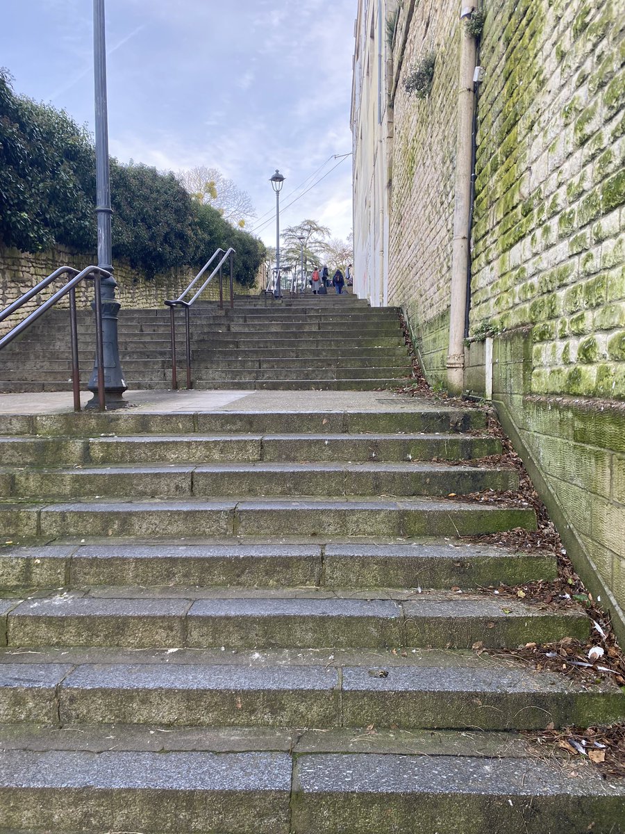 Ces escaliers… #Poitiers