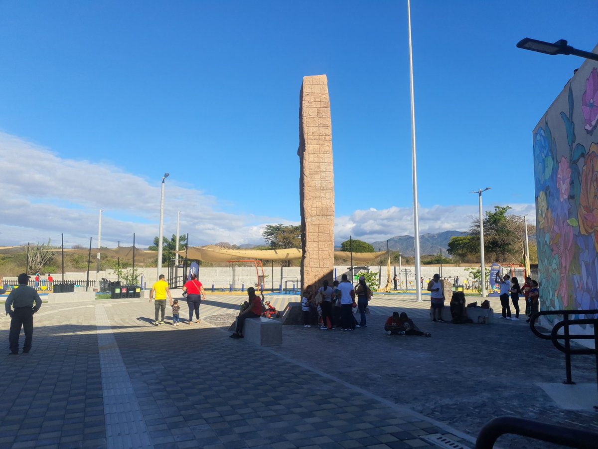 RecreacionGT's tweet photo. Disfruta con toda la familia áreas seguras para la sana recreación en el #ParqueDeLaPaz "Kevin Cordón" de Zacapa. 

¡Te esperamos! 

#CulturaMotorDesarrolloGT #3milAñosRiquezaCulturalGT 
#GuatemalaAvanza https://t.co/xIOaaDJgSi