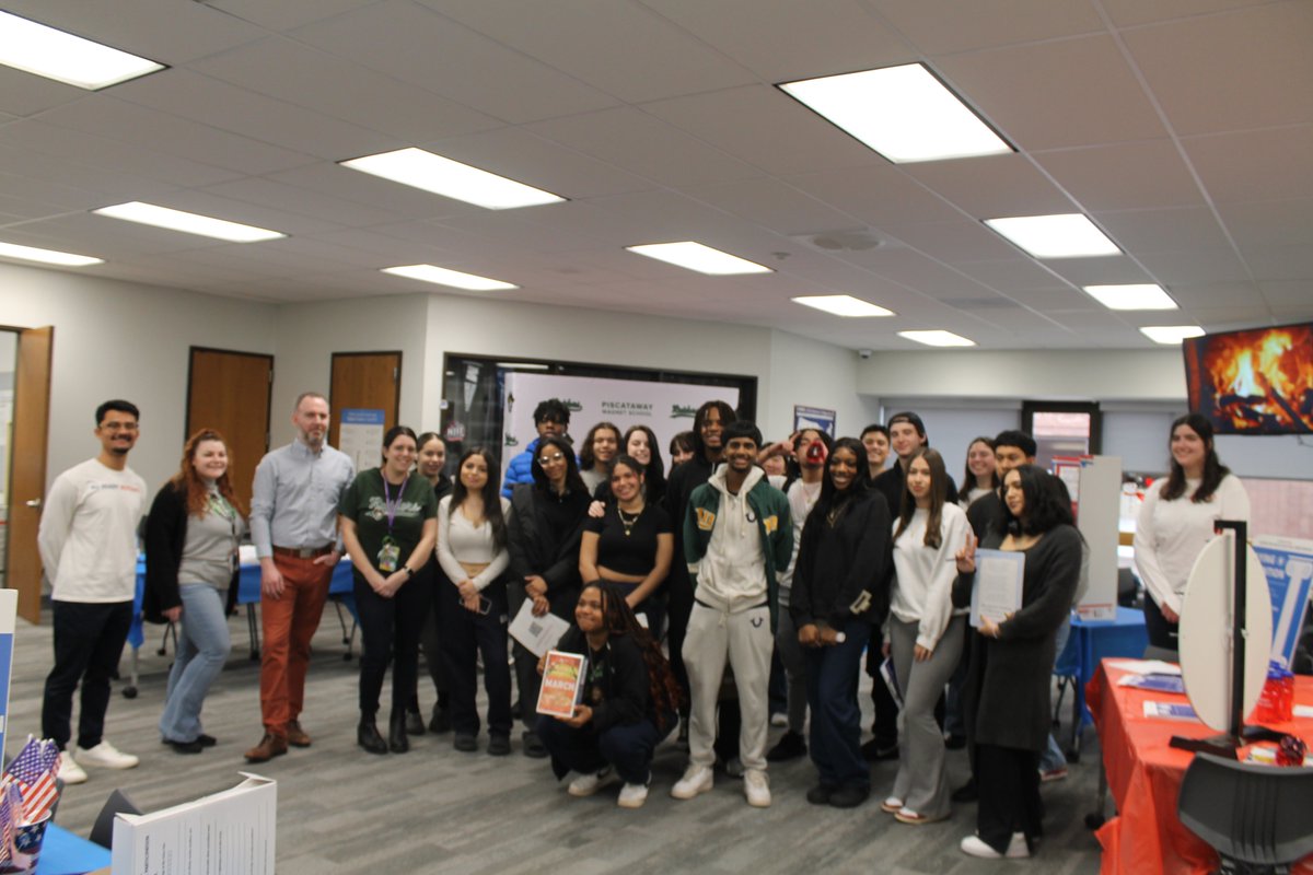 RutgersCYPP's tweet photo. Thank you @mcmagnetschools for allowing us to host an RU Ready Civics Fair at the Piscataway campus for World History, US History I, and US History II students. 

Our @RutgersNB  undergraduates &amp; staff enjoyed showcasing the ways young adults could participate in politics. https://t.co/ECkhOnTJpX