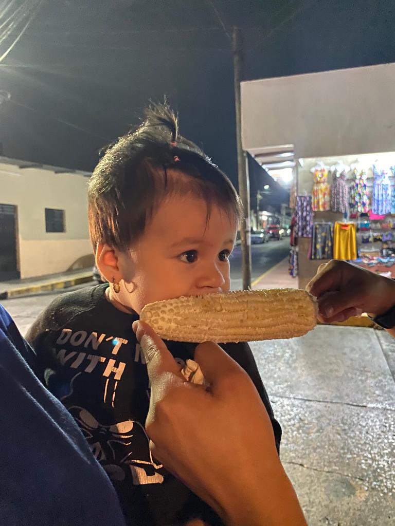 yetzilli26's tweet photo. Amo a Olí como ella a los elotes❤️‍🩹 https://t.co/yjztAILwT3