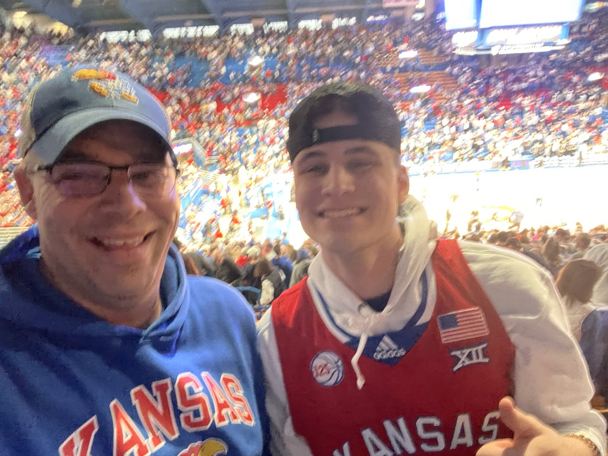 becky_medeck's tweet photo. Happy birthday @IanMedeck!  Love you and hope you cap the day off with a big win tonight! https://t.co/VJoBEsKQPd