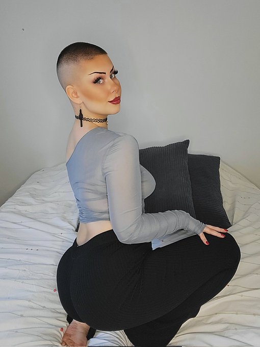 New hair same bootiful   #shorthair #shaved #finnish #baldgirl #THICK #slimthick #alta #brunette https://t<a href="/tag/shorthair"class="tags">#shorthair</a><a href="/tag/shaved"class="tags">#shaved</a><a href="/tag/finnish"class="tags">#finnish</a><a href="/tag/brunette"class="tags"><span>#brunette</span></a><a href="/tag/slimthick"class="tags"><span>#slimthick</span></a><a href="/tag/thick"class="tags"><span>#thick</span></a><a href="/tag/baldgirl"class="tags"><span>#baldgirl</span></a><a href="/tag/alta"class="tags"><span>#alta</span></a>