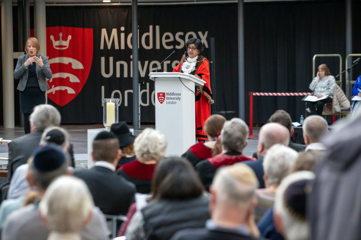 We were proud to mark #HolocaustMemorialDay with a service @MiddlesexUni yesterday, bringing together our multifaith community to remember all victims of genocide: barnet.gov.uk/news/barnet-co…   #HolocaustMemorialDay2024 @HMD_UK @mayorofbarnet