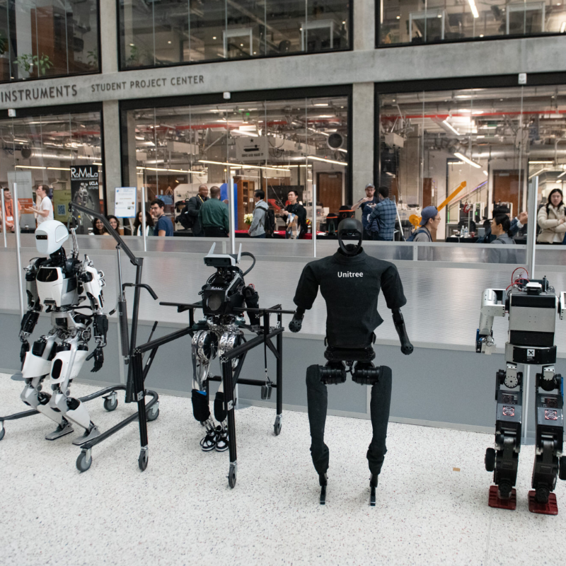 CockrellSchool's tweet photo. Here to help you reach your reading goals is the newest edition of Texas Engineer magazine 🤘

In this issue, we tackle tough questions about AI, make our appearance in the Marvel Cinematic Universe, share a slice of this little life on the engineering campus and more.
