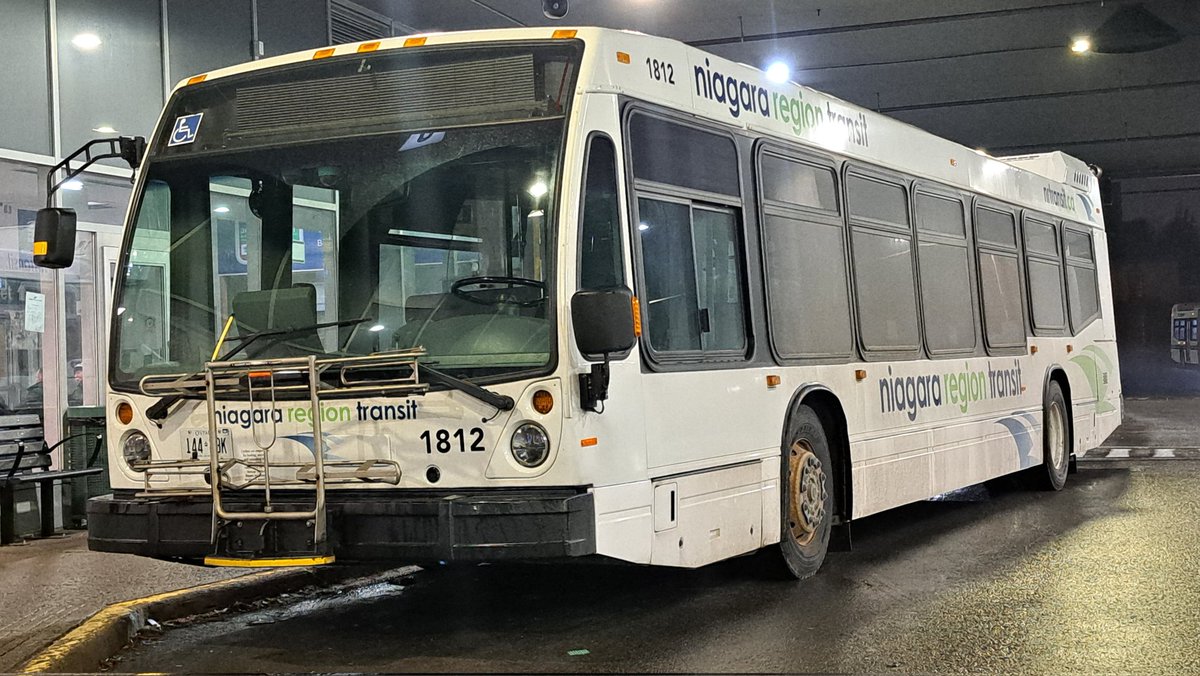 NRT_Photos's tweet photo. Niagara Region Transit 2018 NovaBus LFS #1812 (ex-St. Catharines 1812) at St. Catharines Bus Terminal. #NRTransit https://t.co/7WR7vrh8nf
