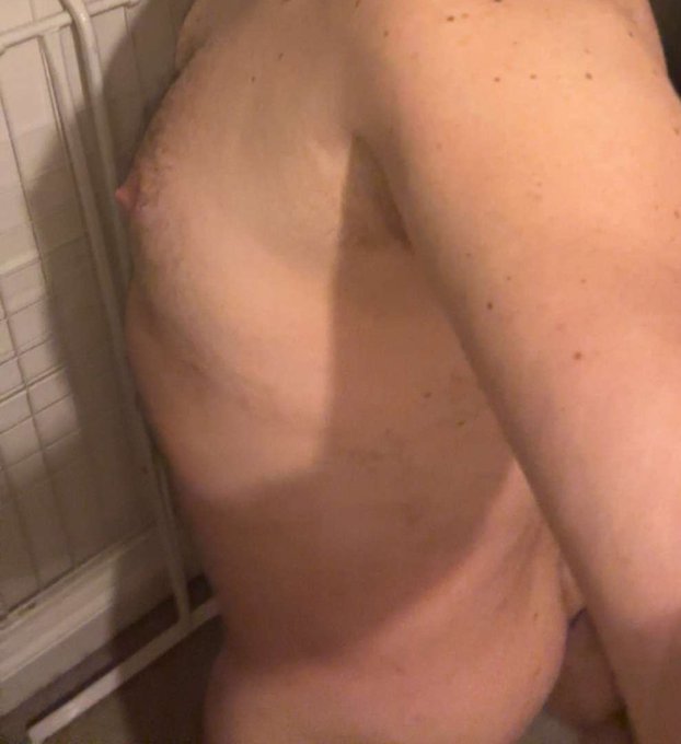 Some new  underwear selfies had been done. Who wanna see? (Its a nude one, actually) 😃 https://t.co/