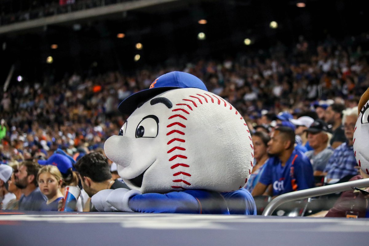 Patiently waiting… For baseball to start 🙇 #Mets #LGM