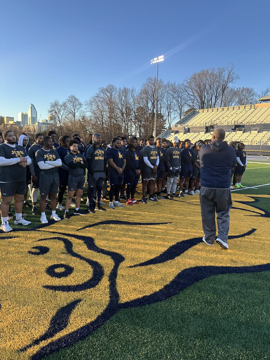 JCSUFootball's tweet photo. Back in business
#Goldenbullspride | #EVERYTHINGEVERYDAY https://t.co/GFs9jIUS3d