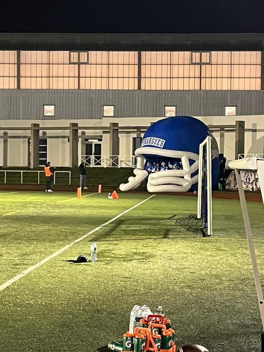 protecivile10's tweet photo. 🏈[Dispositifs Prévisionnels de la 
Reprise du foot américain]🏈
Une équipe de 9 bénévoles de la #protectioncivile de  #Troyes était au côté de l’équipe locale
#lespygargues  de Troyes ont joué leur premier match à domicile de la saison contre #lesarchanges de Molsheim - https://t.co/lvoRYQhqgJ