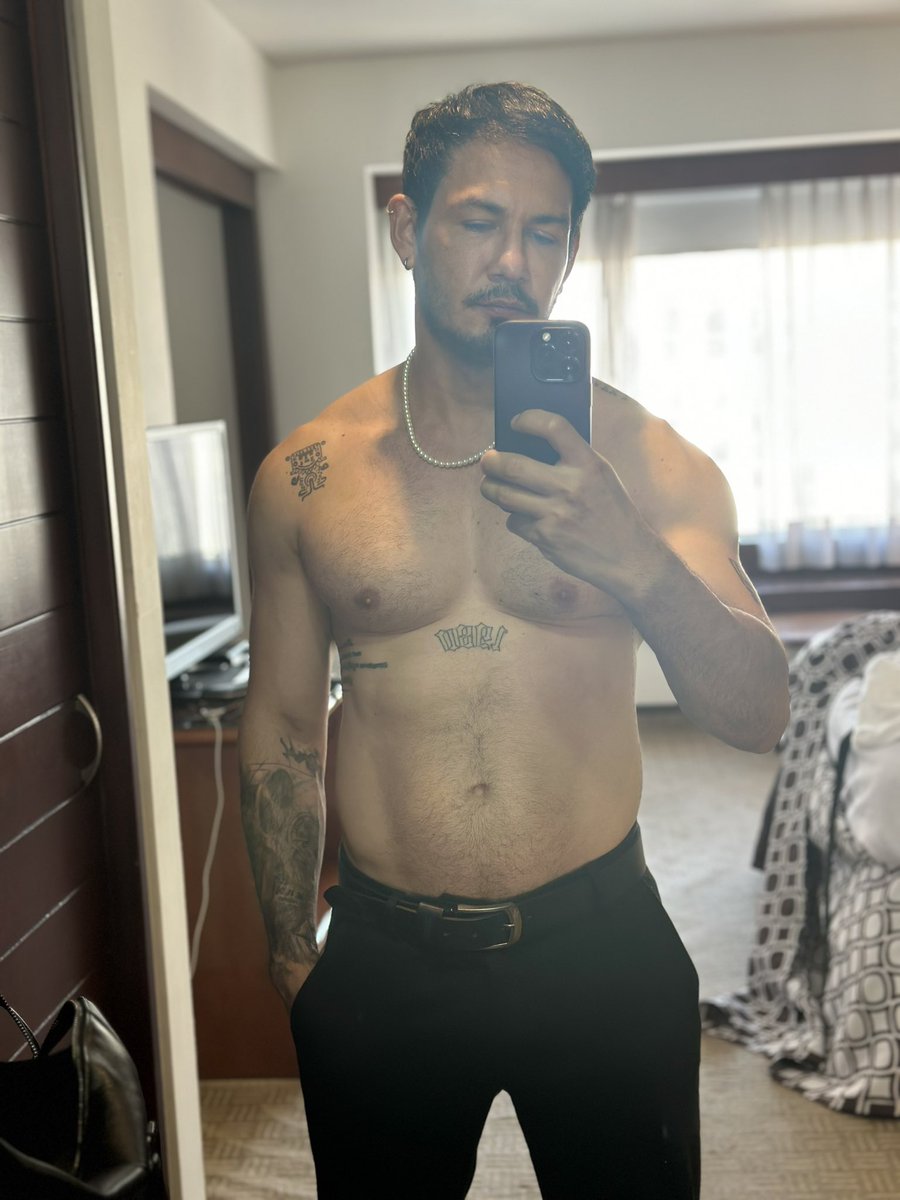 AlanTopchef's tweet photo. Let’s meet up for dinner tonight!!! 😈😇🔥 https://t.co/vB6PViECk3