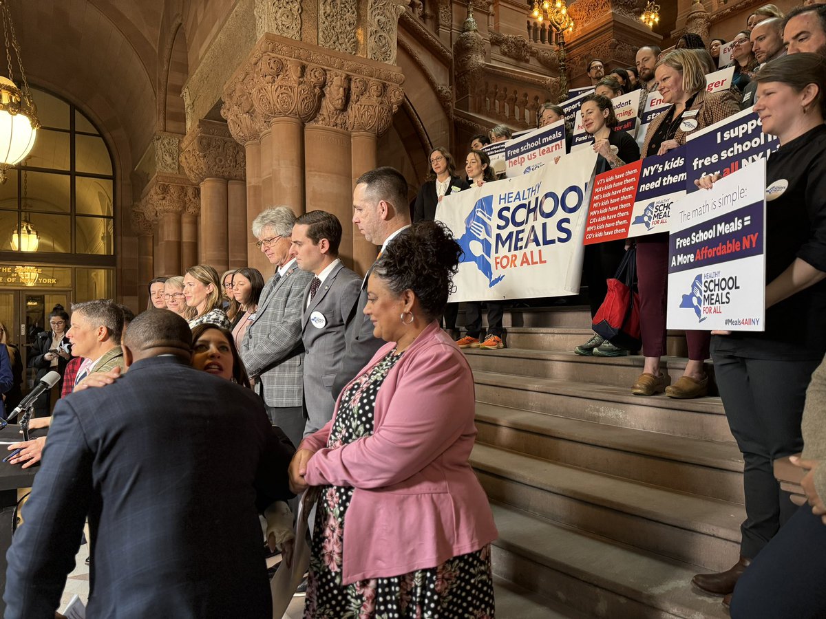 Celebrating NY's strides in free school meals, but 320K students in 650+ schools are still left behind. Joined #Meals4AllNY today to push for full funding in this year's state budget. No child should go hungry. #NYBudget2024 #FoodEquity
