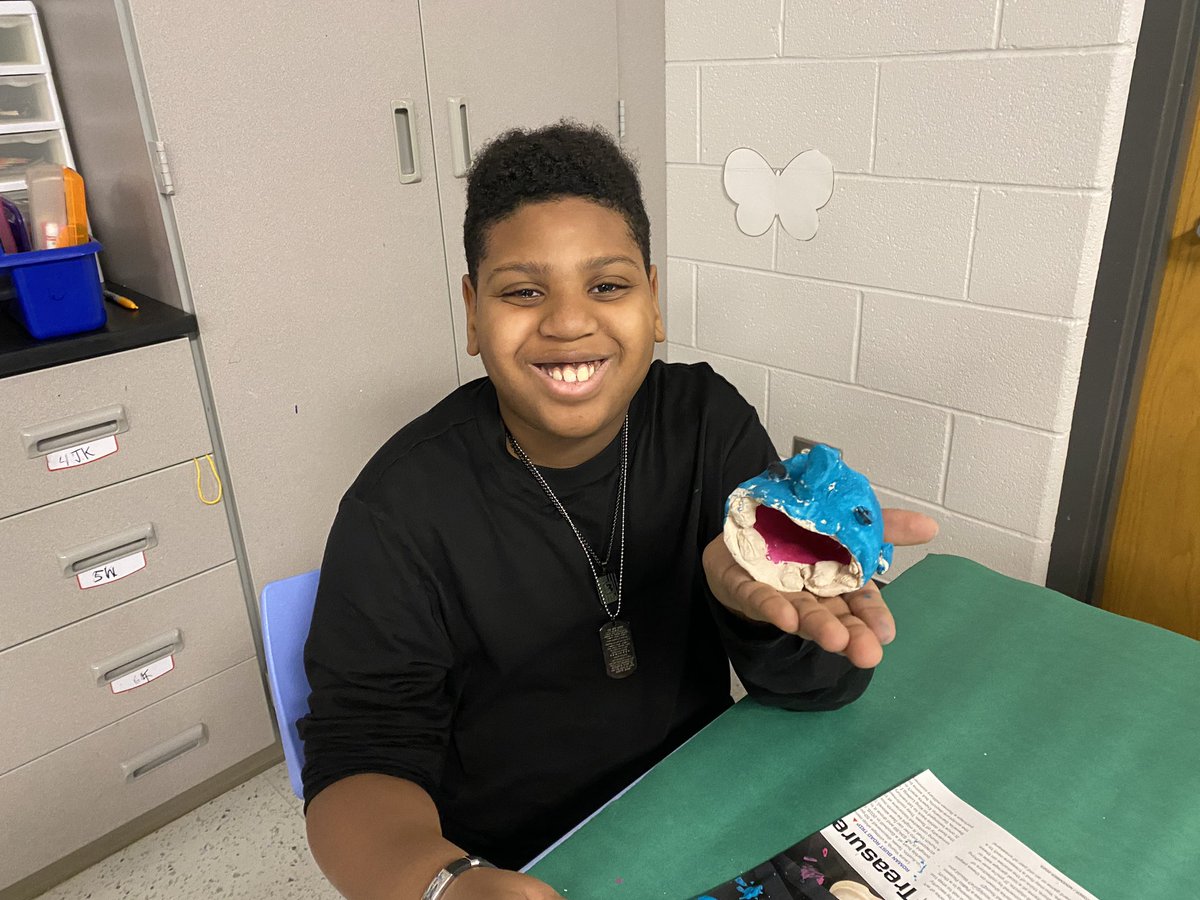 MrsFahle's tweet photo. Ceramic art in 4th grade! #lane https://t.co/G8VIHL53od