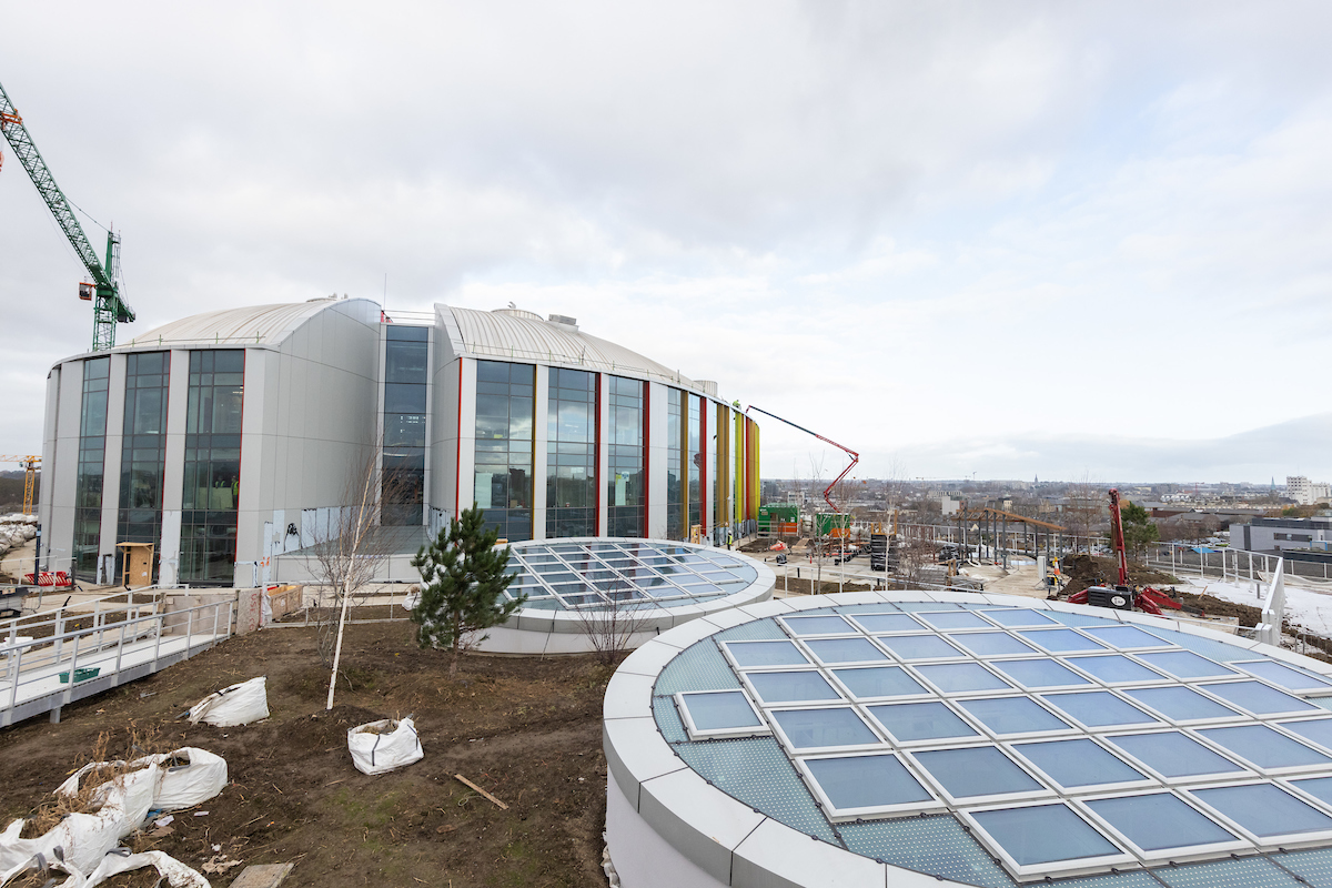 Sustainability is a key part of #ourchildrenshospital. The design has been awarded a BREEAM rating of ‘Excellence’, through assessing the sustainability performance of its design. The lightwells located throughout the building help maximise the availability of natural light & air