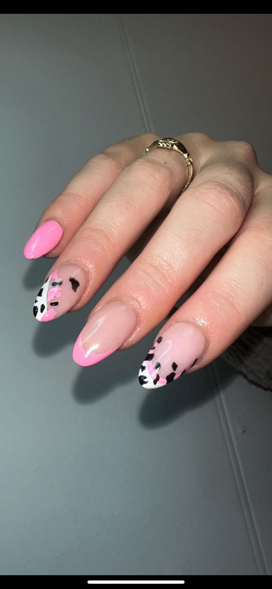 TranquilityHGSA's tweet photo. 🩷
Nails done today in the Level 3 Nail Services class.
#NailTraining #HeanorSalon #NailArt #NailArtist
@vtctgroup @HeanorGateSA https://t.co/c17GdVoaAa
