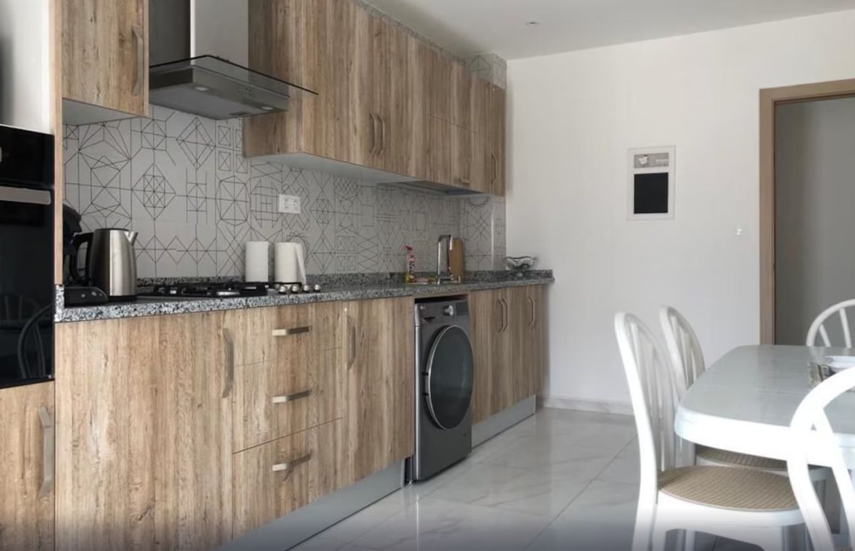 dott_stays's tweet image. In #Cheraga, we have a #2bed, #1bath #modern #apartment with parking, Internet access, designated smoking areas, air conditioning &amp;amp; more. 

To book or enquire, quote Ref: EX/EA👉buff.ly/3wJhaYE

#Algeria #Europe #furnished #funrishedlets #accommodation #travellers #trips