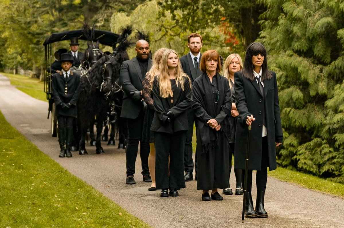 superTV247's tweet photo. RATINGS 🚨 Third week of official figures for #TheTraitors: 

Ep 1: 5.94m 
Ep 2: 5.77m 
Ep 3: 5.80m 
Ep 4: 6.48m 
Ep 5: 6.36m 
Ep 6: 6.50m 
Ep 7: 7.10 million 
Ep 8: 7.03 million
Ep 9: 7.10 million

This week ALL 3 episodes were the 3 most watched broadcasts across ALL of TV 👏