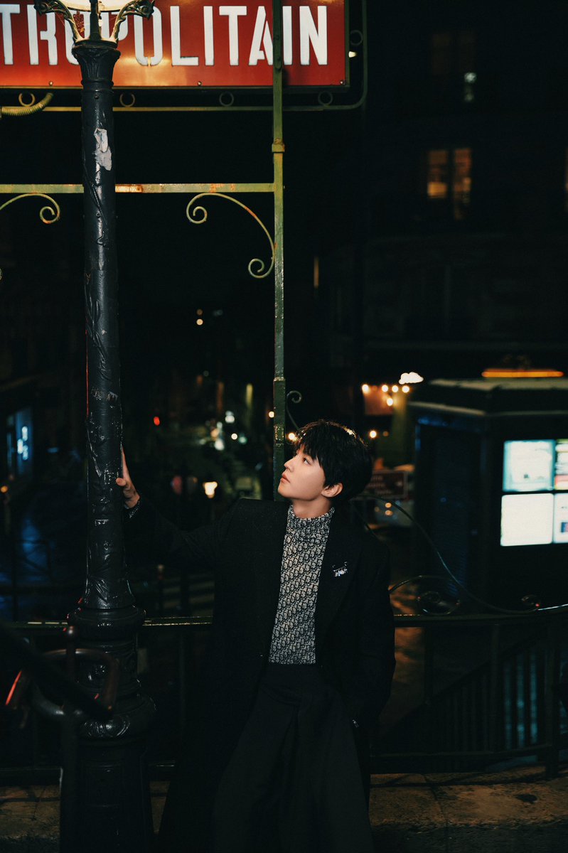 For_KarryTH's tweet photo. 240119 #WangJunkai Studio Weibo Update

// WANGJUNKAI x DIOR
1/4

#WangJunkai #หวังจวิ้นข่าย #王俊凯 https://t.co/5ci8U0GW86