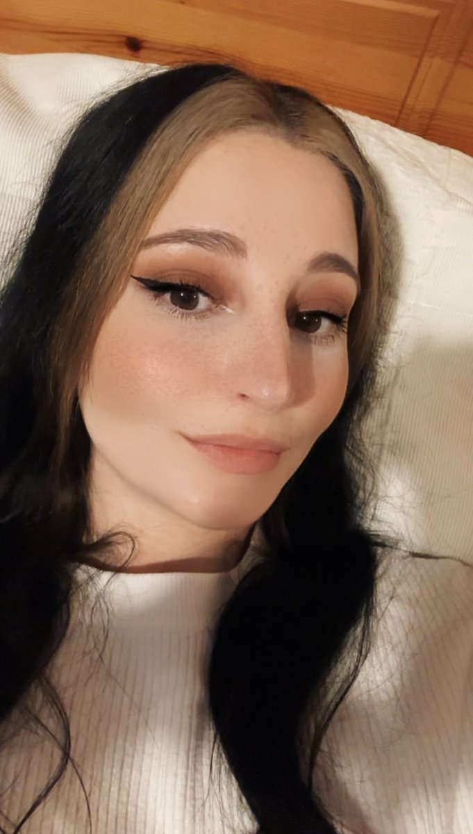 ℌ𝔞𝔨𝔲 tweet media