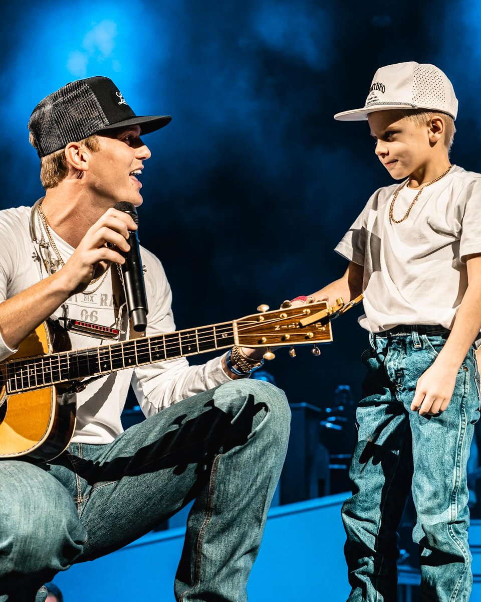 Parker McCollum tweet media