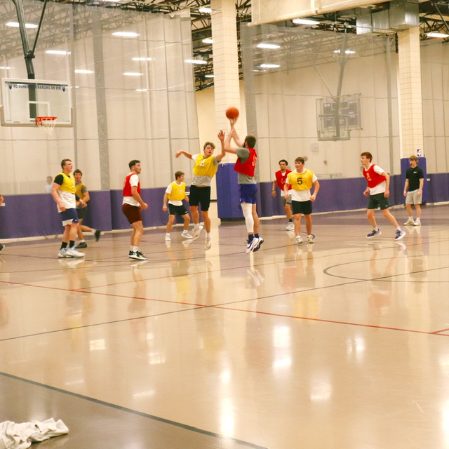 KStateRec's tweet photo. We are back baby! Intramural Basketball starts tonight! 🥳 #IMbasketball #kstaterec https://t.co/RqSSpXdlWv