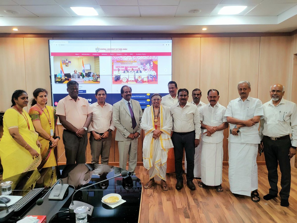 trramesh's tweet image. In 2009 when DMK Party Chief Karunanidhi was the Chief Minister -  about 293 acres of lands endowed to the Ancient Sri Thiagarajaswamy Temple, Tiruvarur were arbitrarily taken over by TN Govt  to handover to Central University Tiruvarur. 

This illegal takeover of temple…