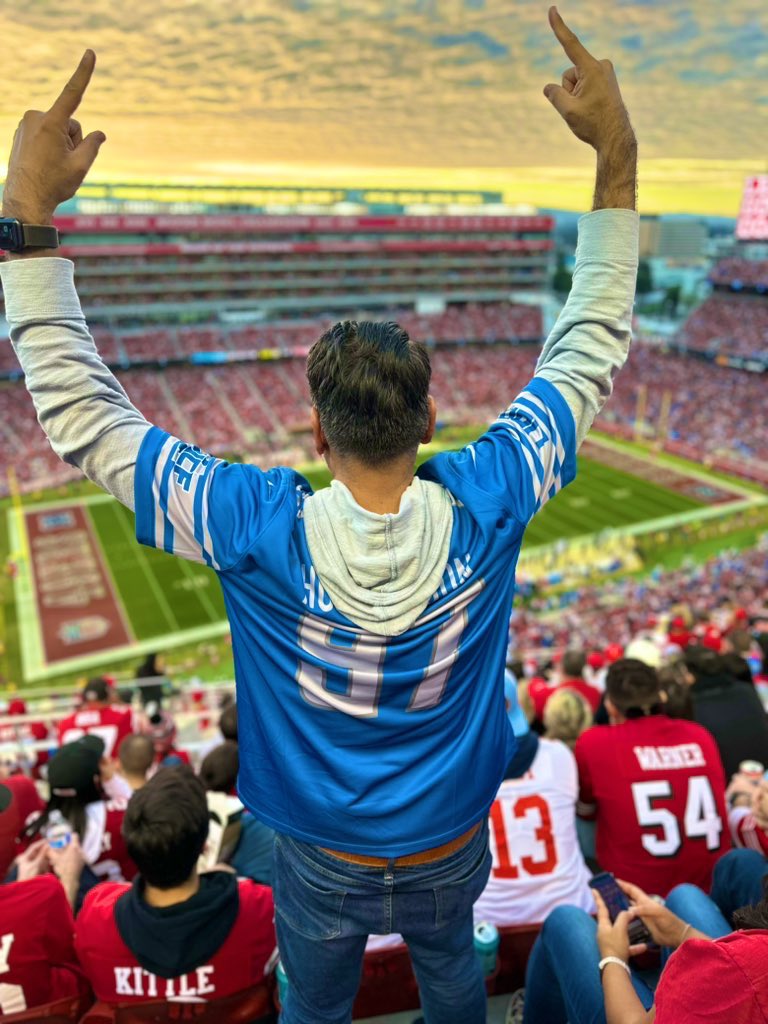 This is a tough flight back to DTW right now, but proud of my @Lions team, for our fans that showed up in San Fran (like @nainiac @ShawnGulati), and thankful to have a season like this with guys, who after the game, were planning on being back next year. #AllGrit #OnePride