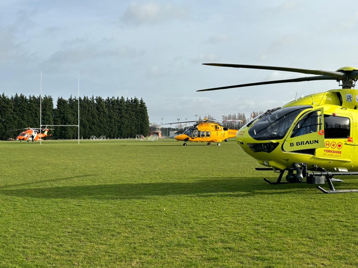 We recently responded to a multi-patient road traffic collision alongside @EMASNHSTrust, @LincsPolice and @LincsFireRescue in East Lincolnshire. We called for support from @Magpas_Charity and @YorkshireAirAmb