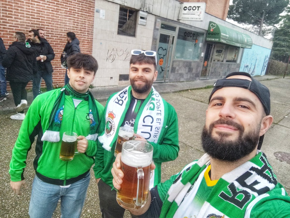 VictorSR93's tweet photo. Otro #OnTour para la colección.
@realracingclub 🤍💚 https://t.co/VwbrAPz6iQ