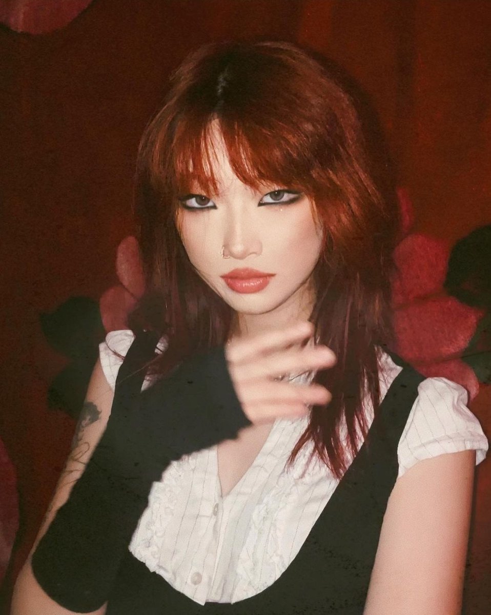 bluephir's tweet photo. ⠀
                      𝐑𝐄𝐃 𝐇𝐄𝐀𝐃 
                          红    头
                       ༘˚✶🍓 ⋆｡˚ https://t.co/z12mzSHk3p