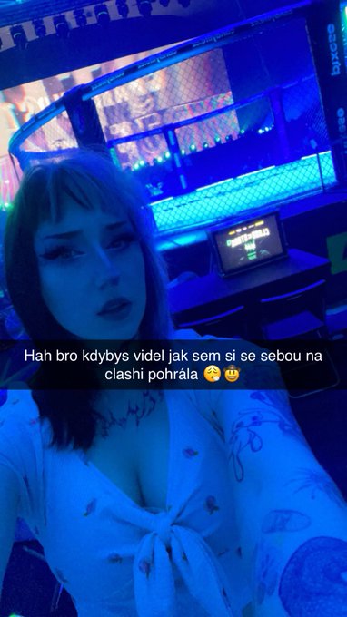 Za 100 reshares to dam na feed na OF 🤠 https://t.co/qhNgCkplKw