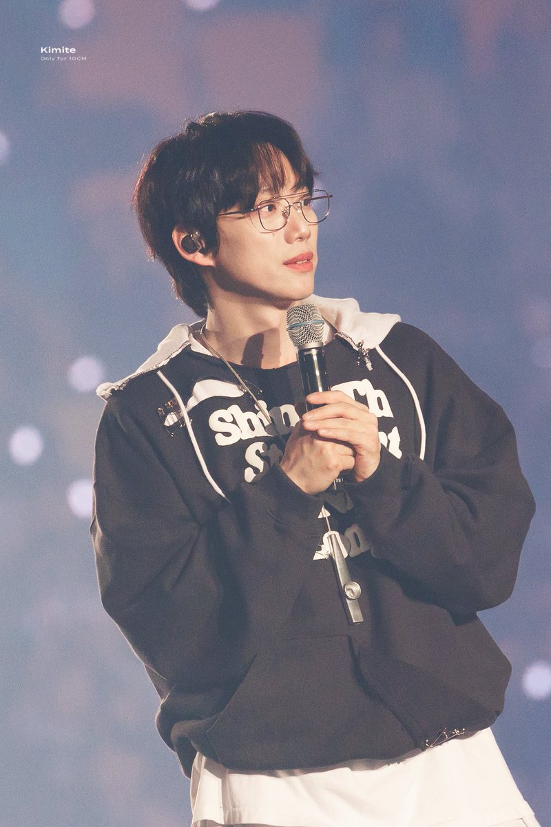 Kimite_10's tweet photo. 240128 2024 10CM 겨울 콘서트 '9+1'

#10CM #권정열 #십센치 https://t.co/iuhOLCsZK3