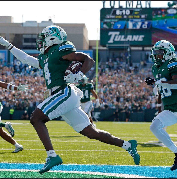 Blessed To receive another offer from!!!!🔥🔥 @GreenWaveFB @JJMcCleskey @coachkriesky @Coach_Rayl @AthleteLevel @coachpel @SeanW_Rivals @RHS_WarriorsFB @jbarnes005