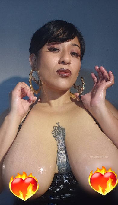 Enorme, como tu deseo de adorarme. https://t.co/qzwZFYp8kW<a href="/tag/chastity"class="tags"><span>#chastity</span></a>