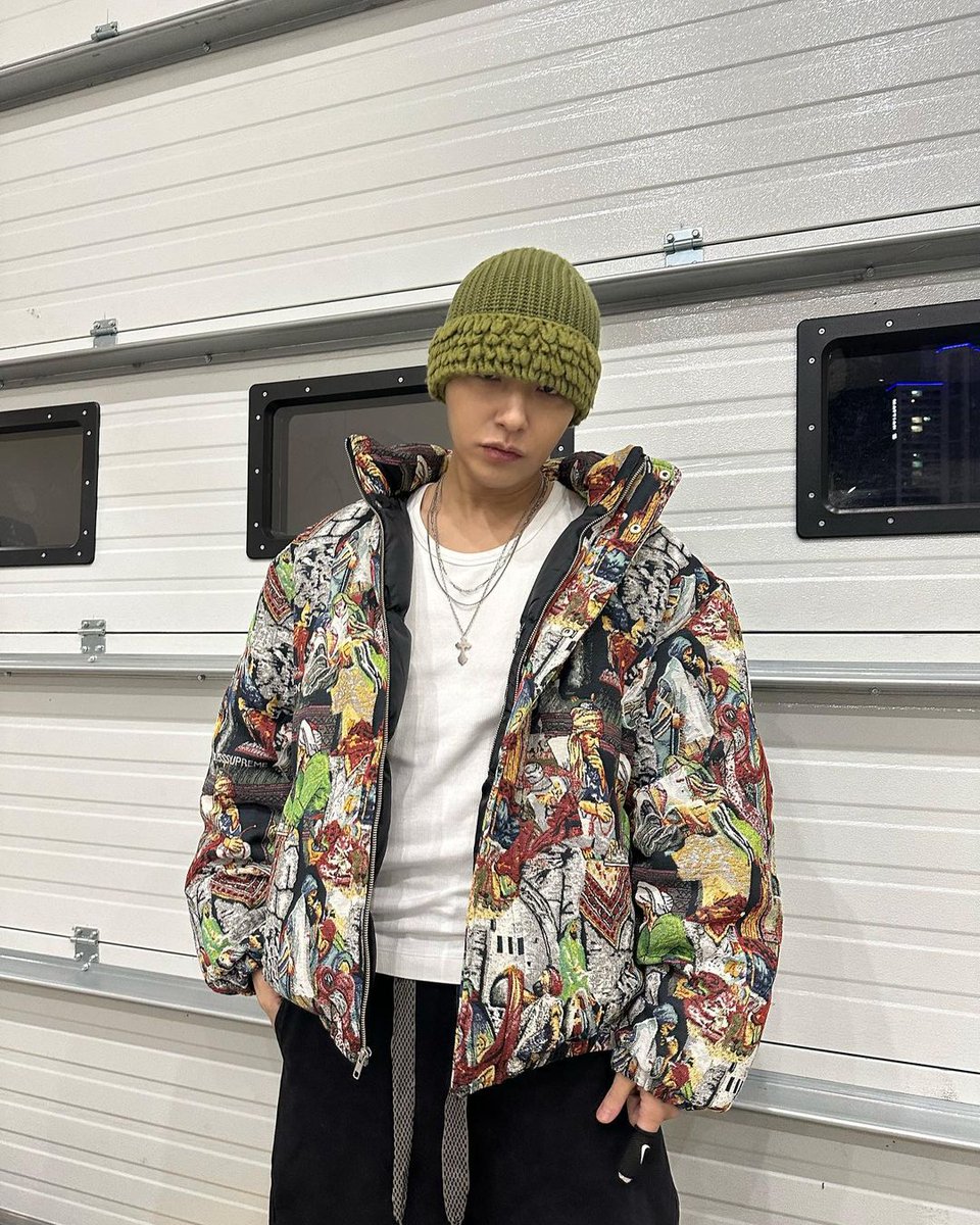 SimonD_Nation's tweet photo. [240124] #SimonDominic IG POST 
Dress warmly

#AOMG #SimonD #쌈디 https://t.co/4H8rsLNrbt